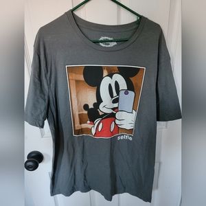 Disney Gray Mickey Selfie Short Sleeve Tee